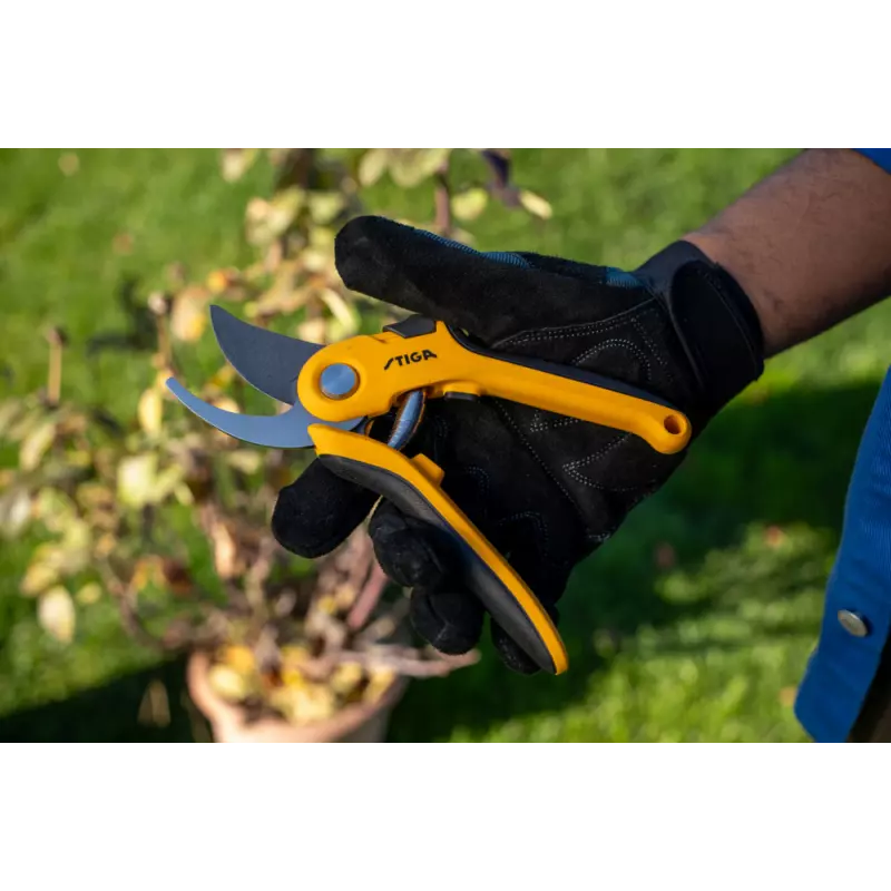 BypassPruningShears_2H1030001ST1_amb04_web